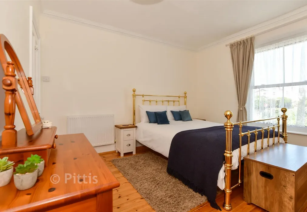 Bedroom 1 - Grange Road, Shanklin, Isle of Wight - Wards of Kent