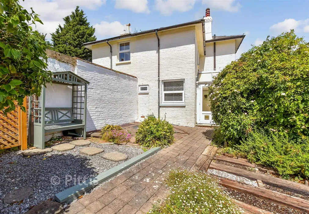Rear Garden - Grange Road, Shanklin, Isle of Wight - Wards of Kent