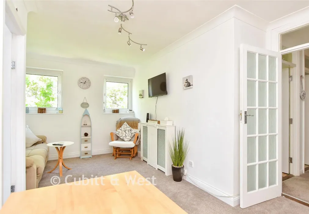 Lounge - Boundary Road, Worthing, West Sussex - Wards of Kent