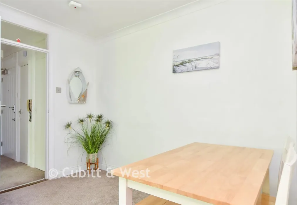 Lounge - Boundary Road, Worthing, West Sussex - Wards of Kent