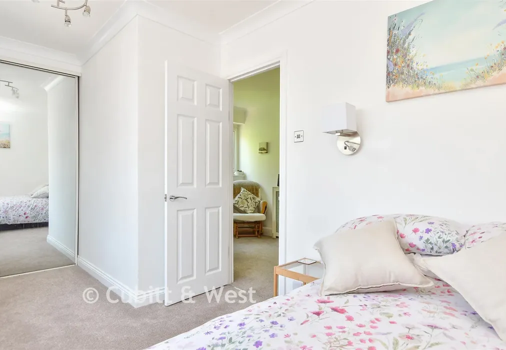 Internal Lifestyle Photograph - Boundary Road, Worthing, West Sussex - Wards of Kent