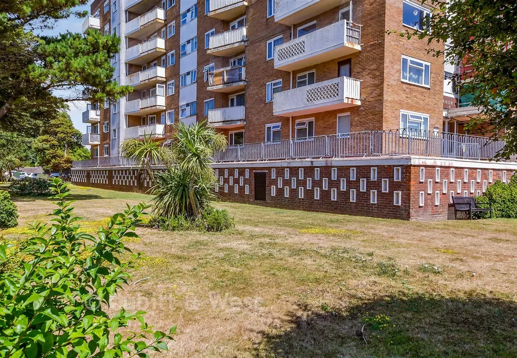 Communal Gardens - Boundary Road, Worthing, West Sussex - Wards of Kent