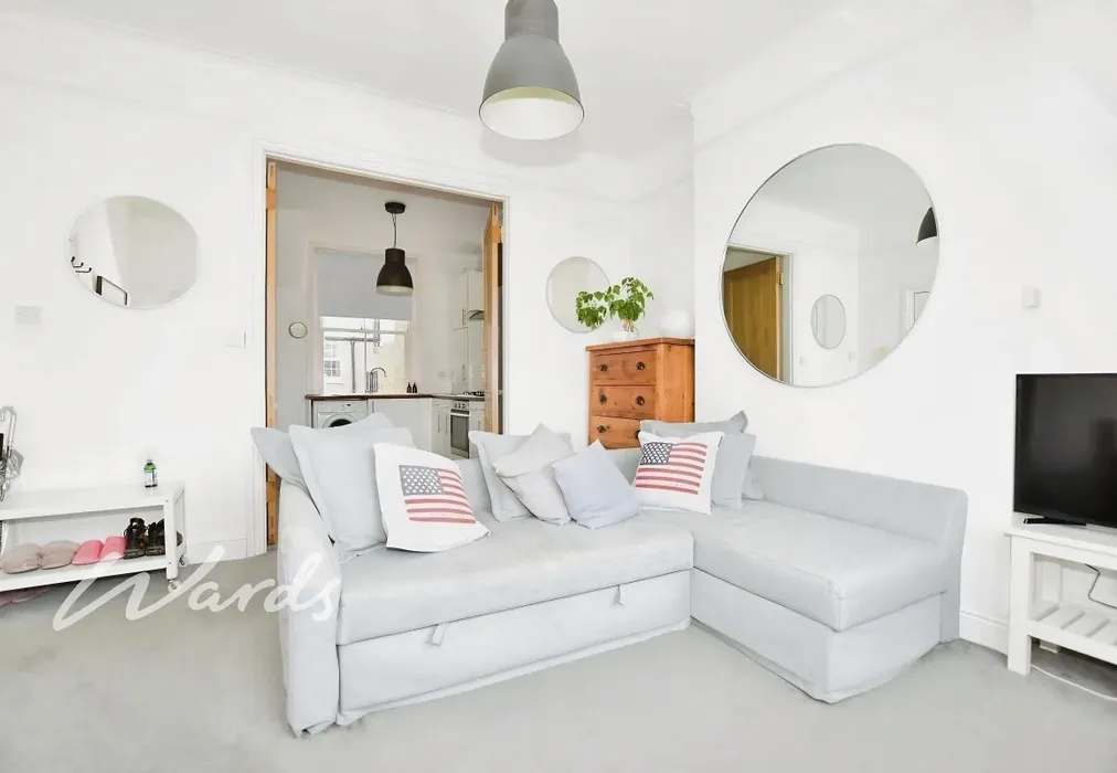 Lounge - Central Parade Herne Bay CT6 - Wards of Kent