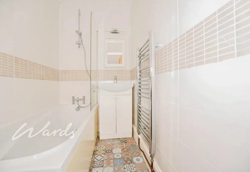 Bathroom - Central Parade Herne Bay CT6 - Wards of Kent