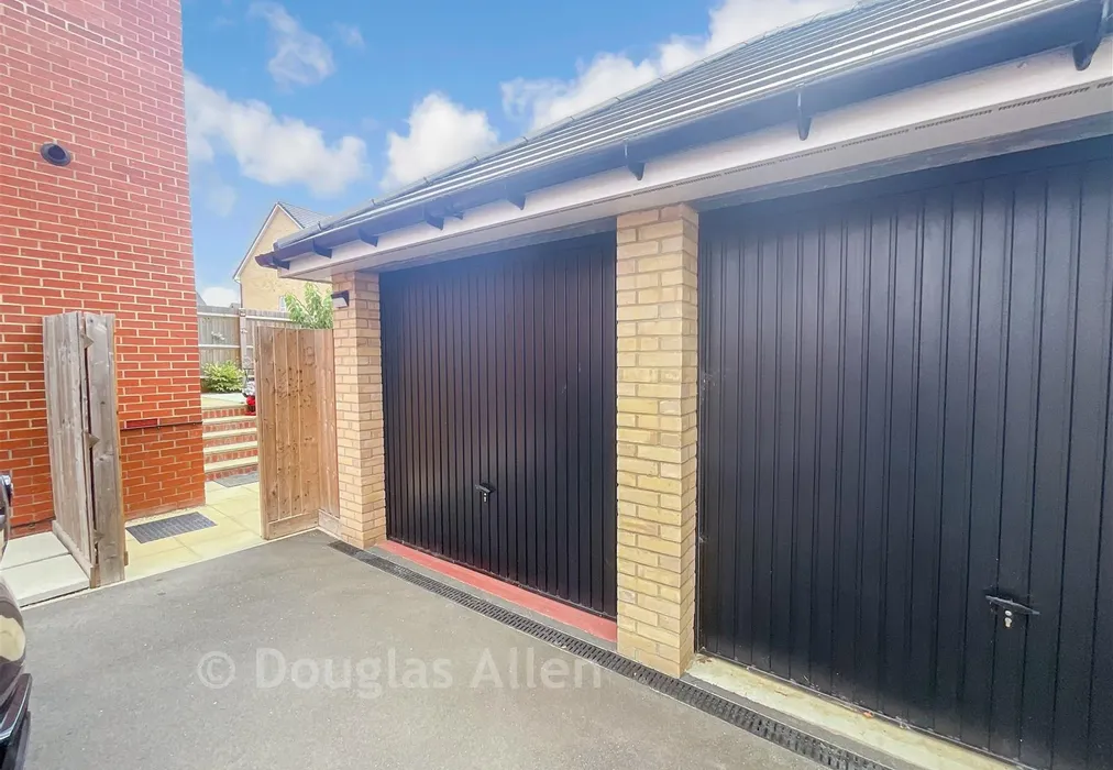 Garage - Eveleigh Gardens, Hockley, Essex - Wards of Kent
