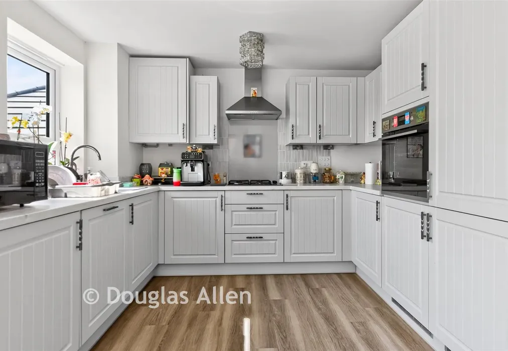 Kitchen/Breakfast Room - Eveleigh Gardens, Hockley, Essex - Wards of Kent