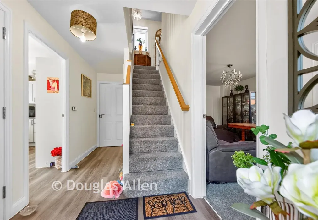 Hallway - Eveleigh Gardens, Hockley, Essex - Wards of Kent