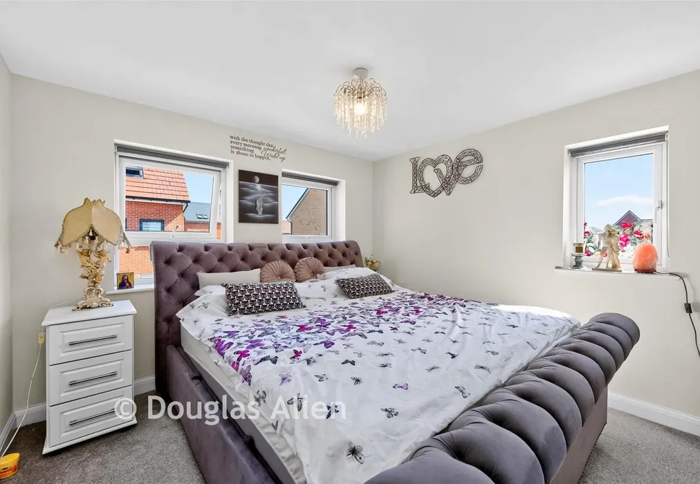 Bedroom 1 - Eveleigh Gardens, Hockley, Essex - Wards of Kent