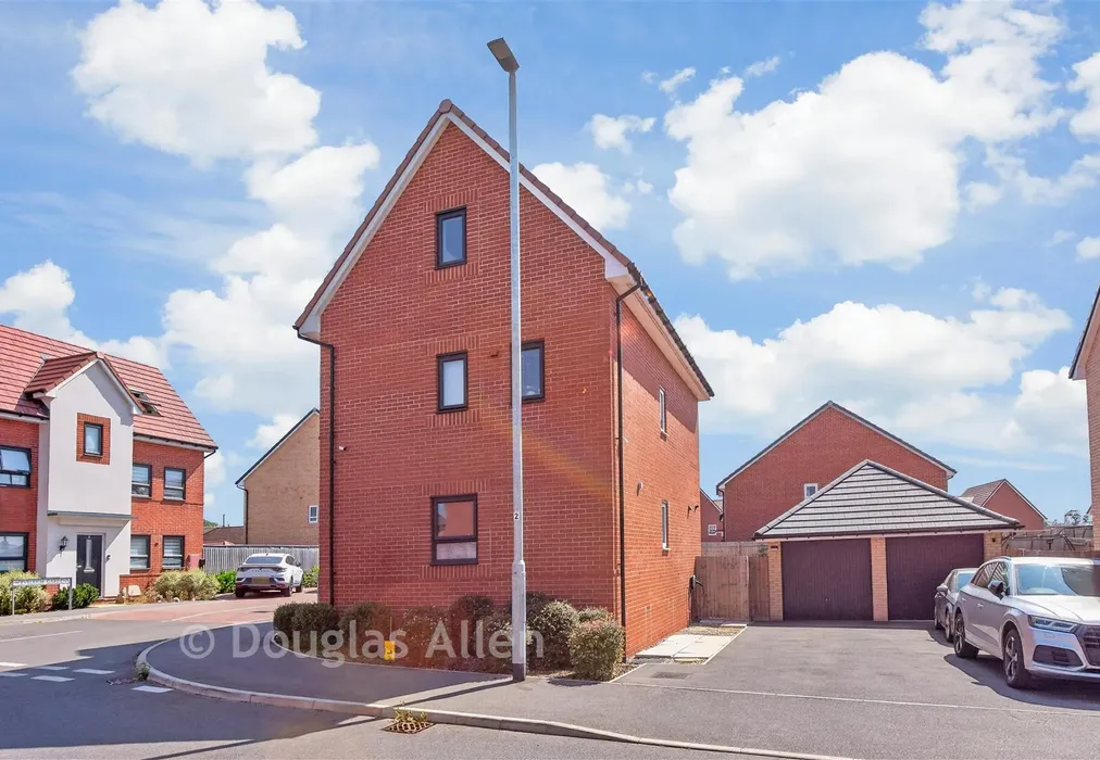 Driveway/Parking - Eveleigh Gardens, Hockley, Essex - Wards of Kent