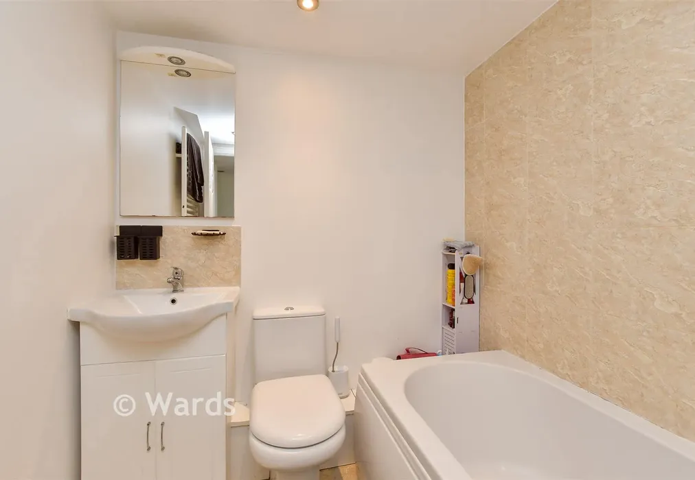 Bathroom - Maidstone Road, Rochester, Kent - Wards of Kent