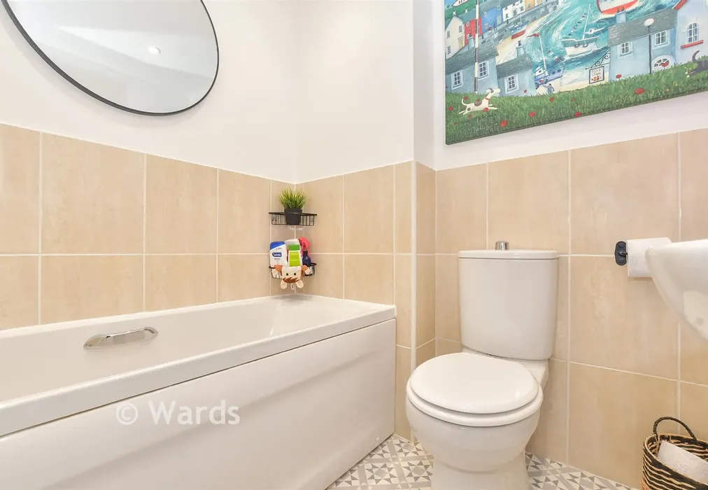 Bathroom - Colemans Close, Ashford, Kent - Wards of Kent