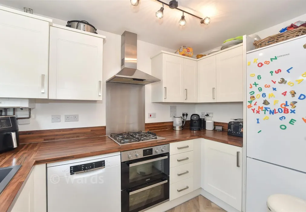 Kitchen - Colemans Close, Ashford, Kent - Wards of Kent