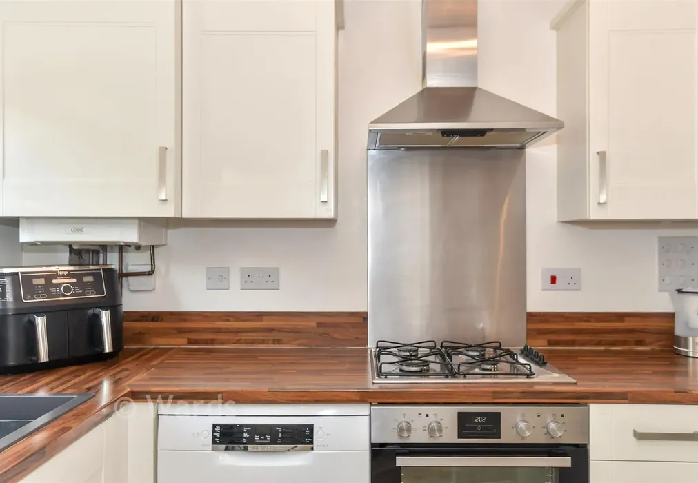 Internal Lifestyle Photograph - Colemans Close, Ashford, Kent - Wards of Kent