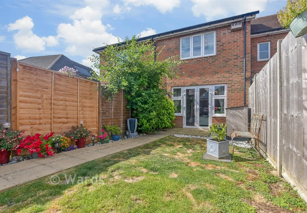 Rear Garden - Colemans Close, Ashford, Kent - Wards of Kent