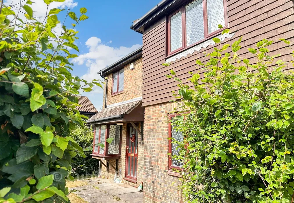 External Web - Ashurst Drive, Worth, Crawley, West Sussex - Wards of Kent