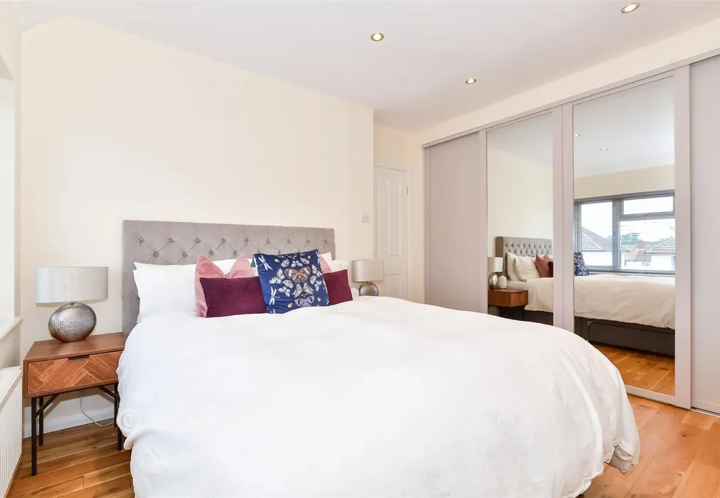 Bedroom 1 - Sussex Road, Maidstone, Kent - Wards of Kent
