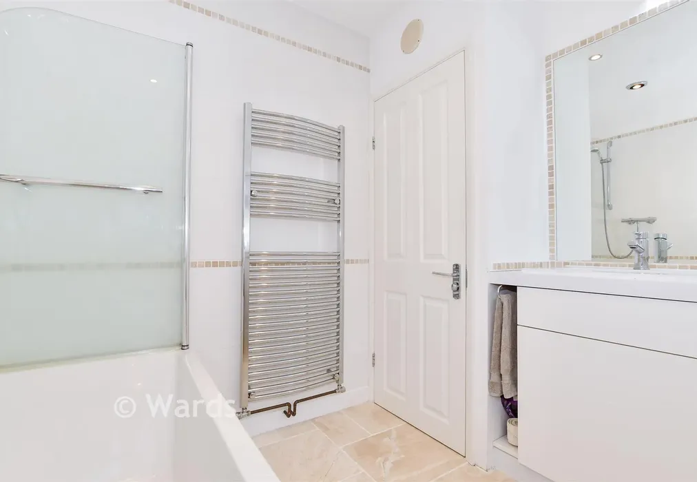 Bathroom - Sussex Road, Maidstone, Kent - Wards of Kent
