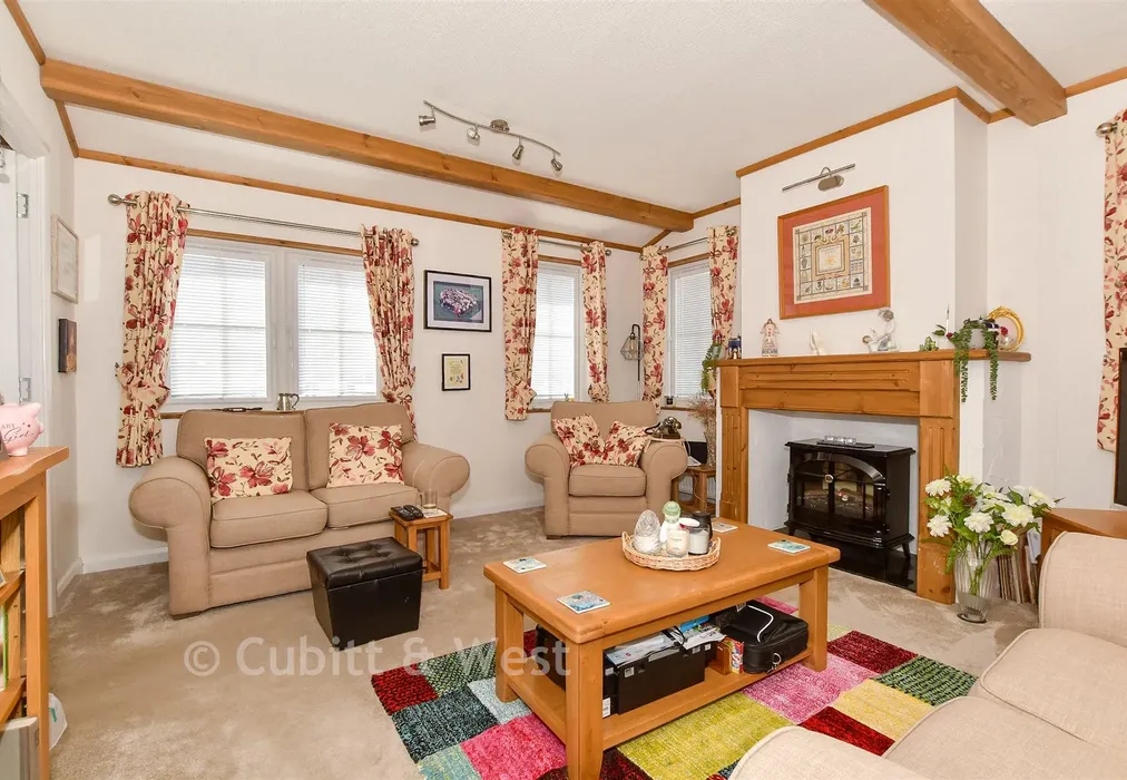 Lounge - Emms Lane, Brooks Green, West Sussex - Wards of Kent