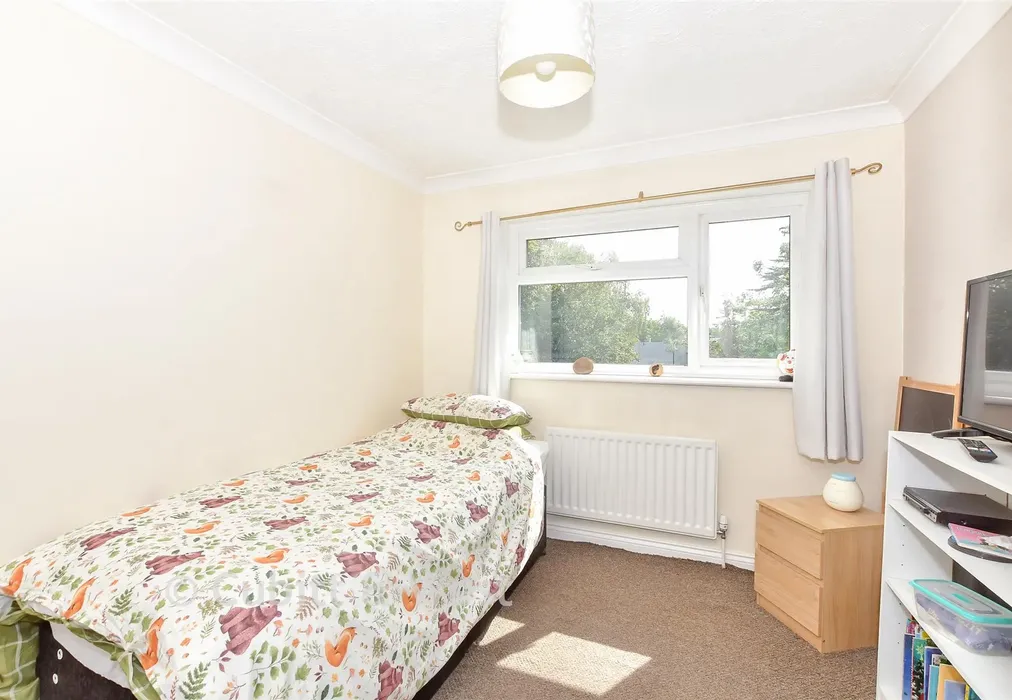 Bedroom 2 - Monterey Drive, West Leigh, Havant, Hampshire - Wards of Kent
