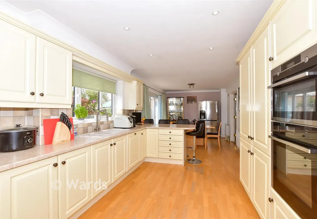 Kitchen/ Diner - Burmarsh Road, Hythe, Kent - Wards of Kent