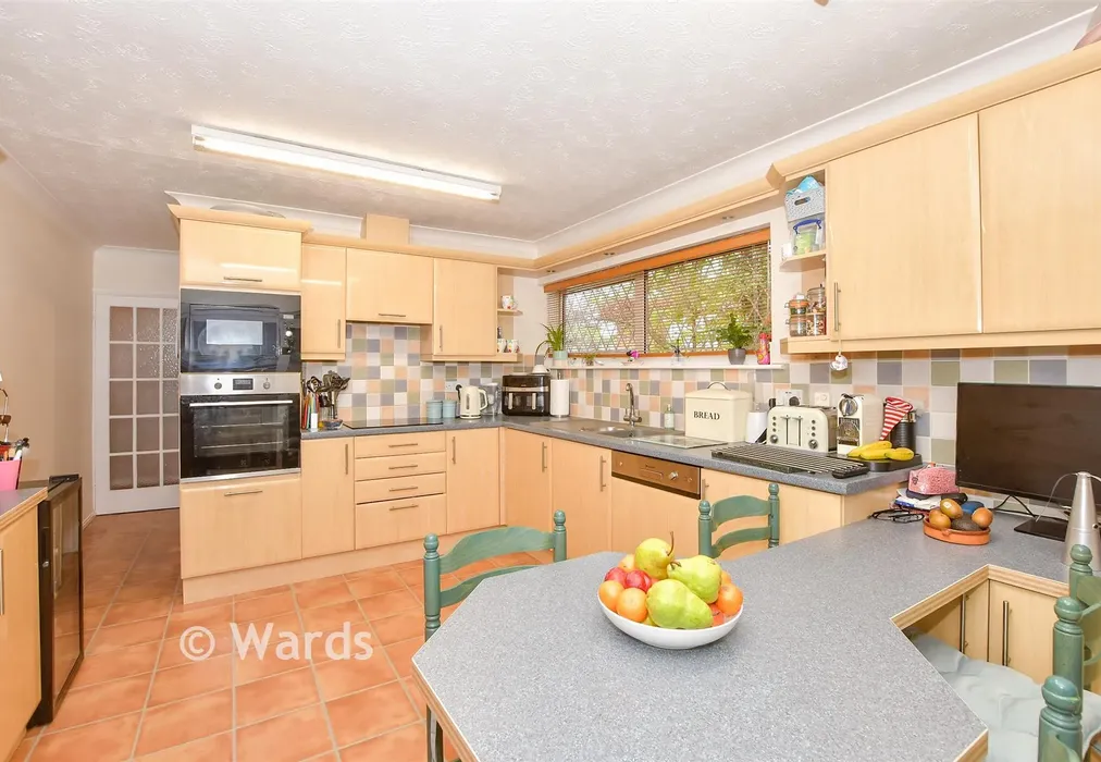 Kitchen/ Breakfast Room - Fernbank Close, Walderslade, Chatham, Kent - Wards of Kent