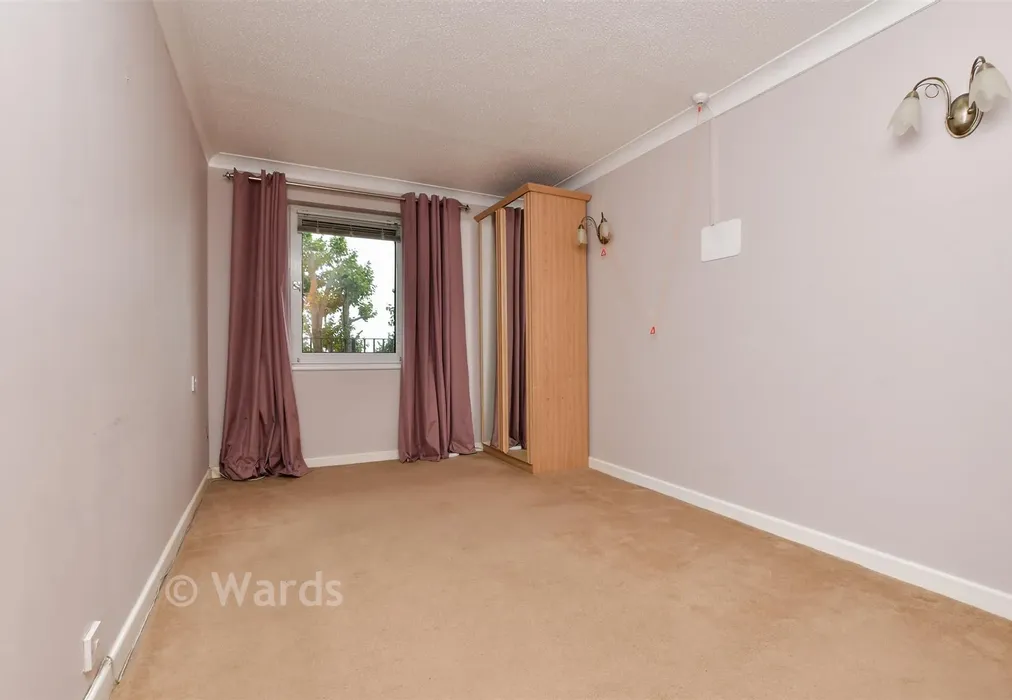 Bedroom - Wellington Crescent, Ramsgate, Kent - Wards of Kent