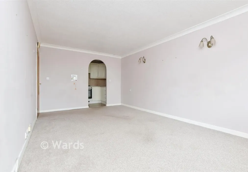 Lounge/Diner - Wellington Crescent, Ramsgate, Kent - Wards of Kent