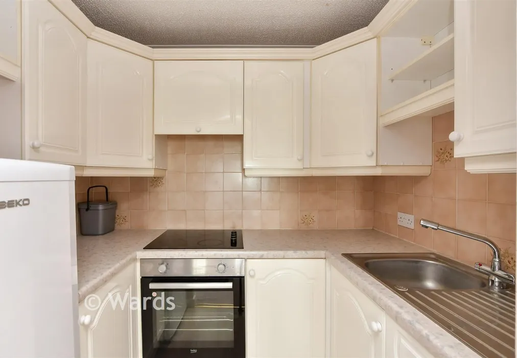 Kitchen - Wellington Crescent, Ramsgate, Kent - Wards of Kent