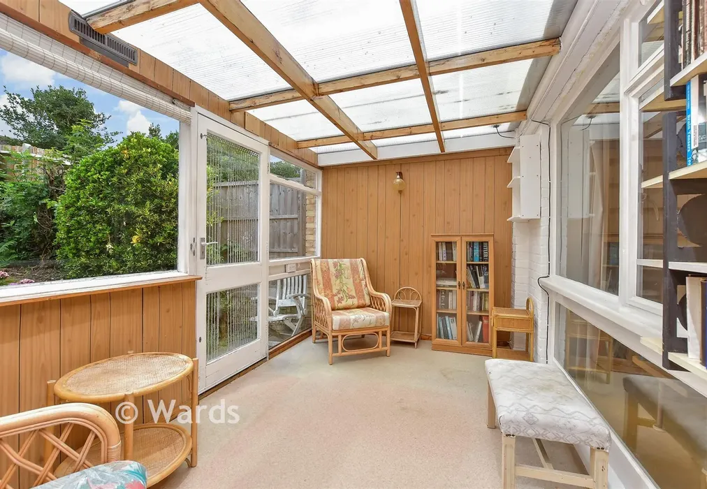 Garden Room - Hallwood Close, Rainham, Kent - Wards of Kent