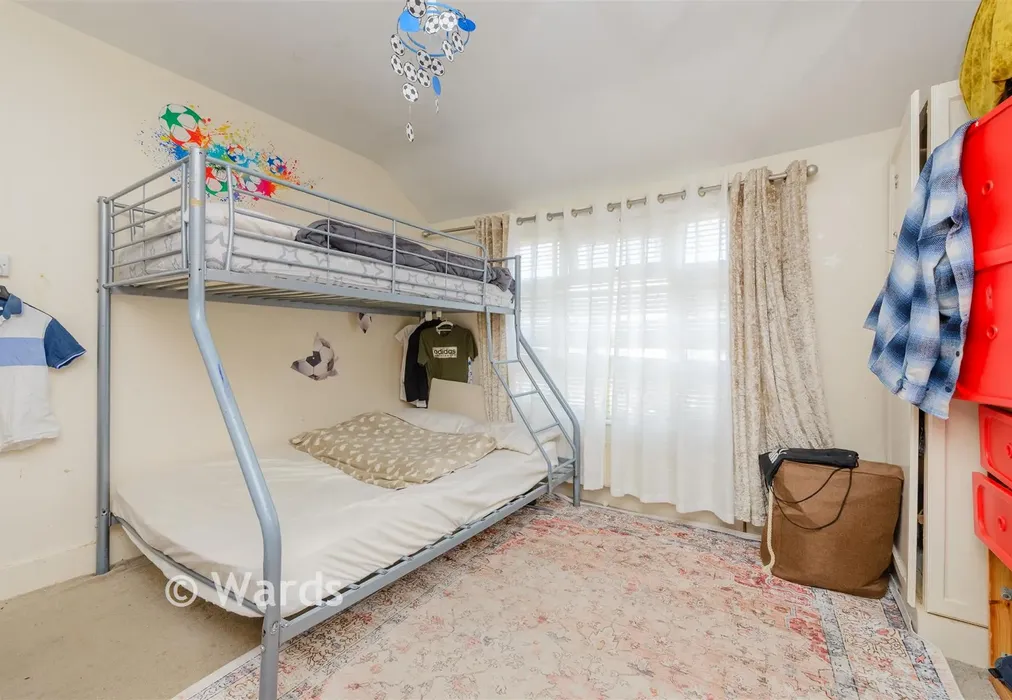 Bedroom 1 - The Crescent, Greenhithe, Kent - Wards of Kent
