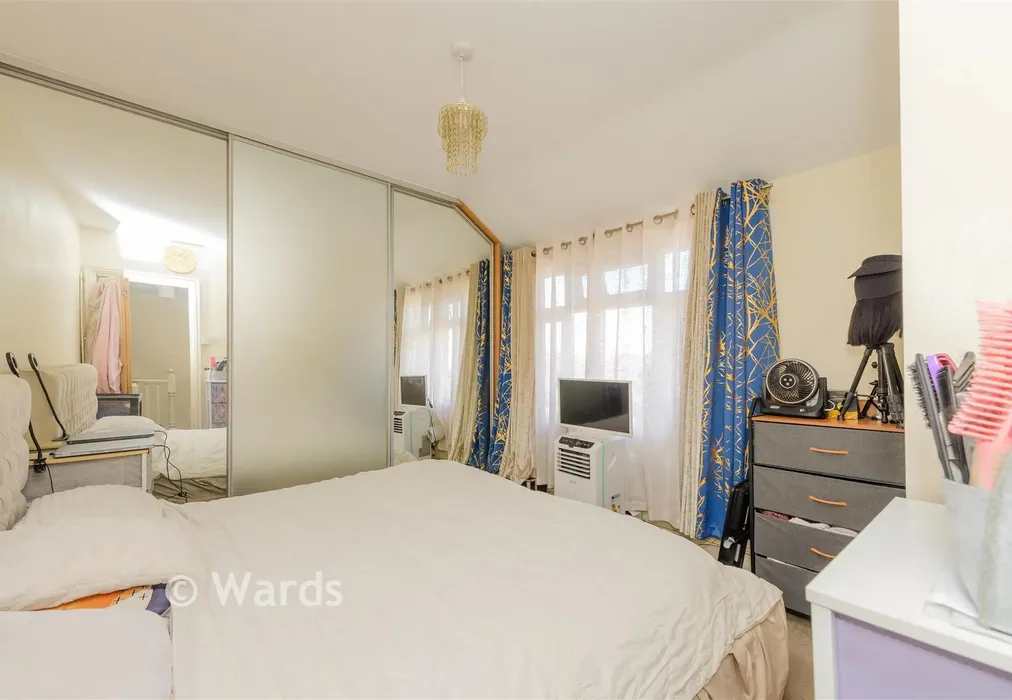 Bedroom 2 - The Crescent, Greenhithe, Kent - Wards of Kent