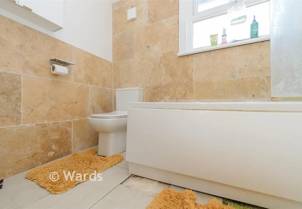 Bathroom - The Crescent, Greenhithe, Kent - Wards of Kent