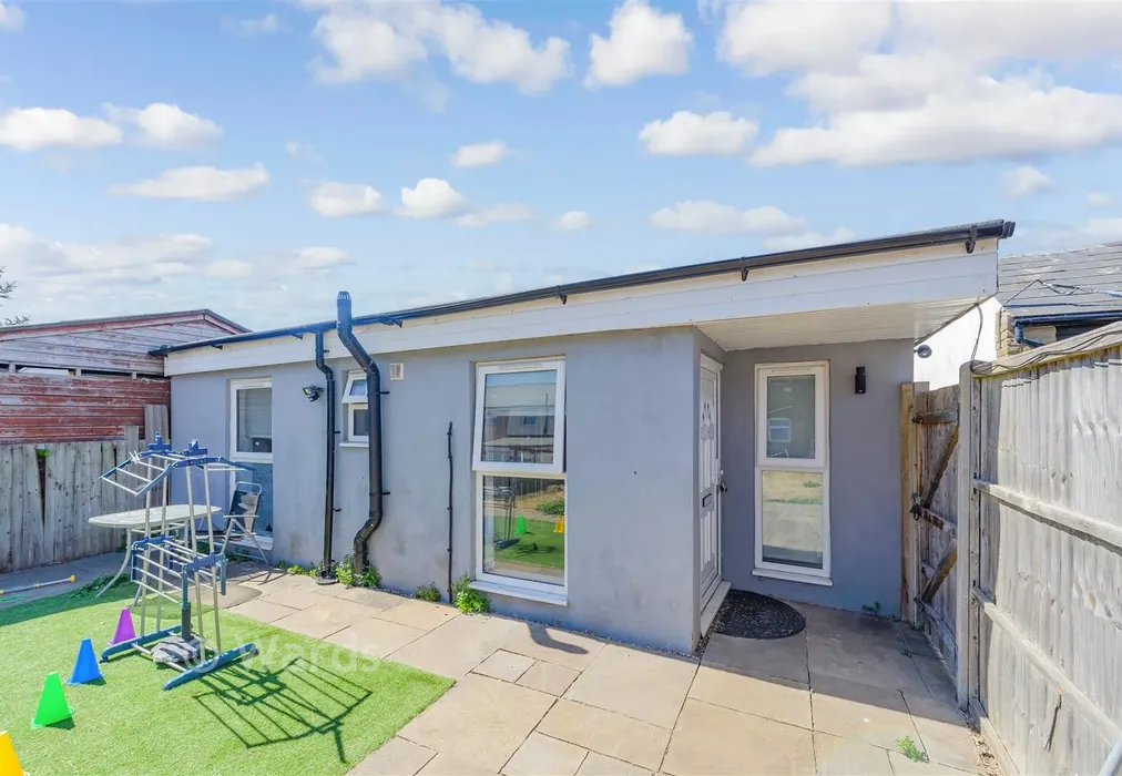 Workshop/Outbuildings - The Crescent, Greenhithe, Kent - Wards of Kent