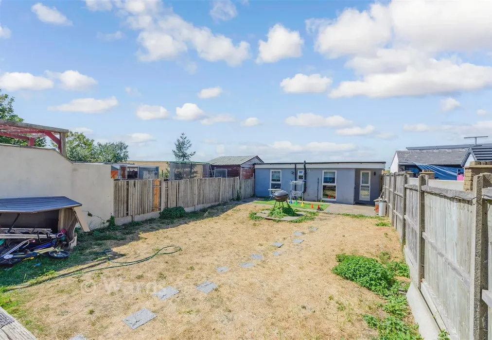 Rear Garden - The Crescent, Greenhithe, Kent - Wards of Kent