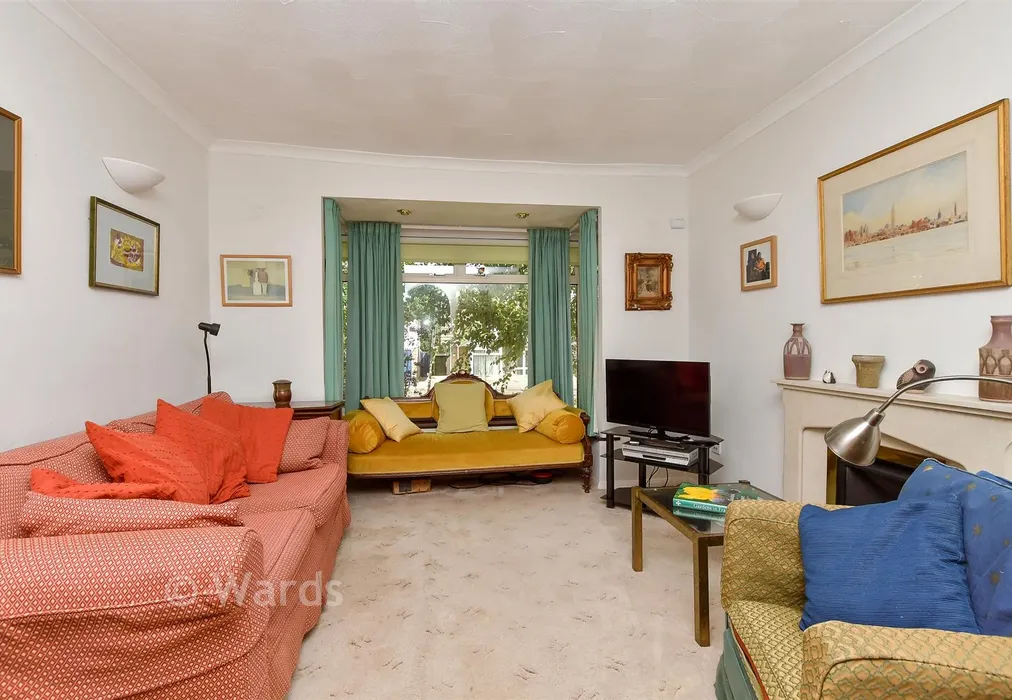 Lounge - Arthur Salmon Close, Faversham, Kent - Wards of Kent