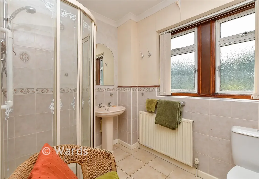Shower Room - Arthur Salmon Close, Faversham, Kent - Wards of Kent