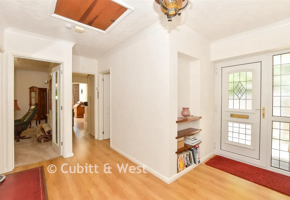 Hallway - Newlands Road, Crawley, West Sussex - Wards of Kent