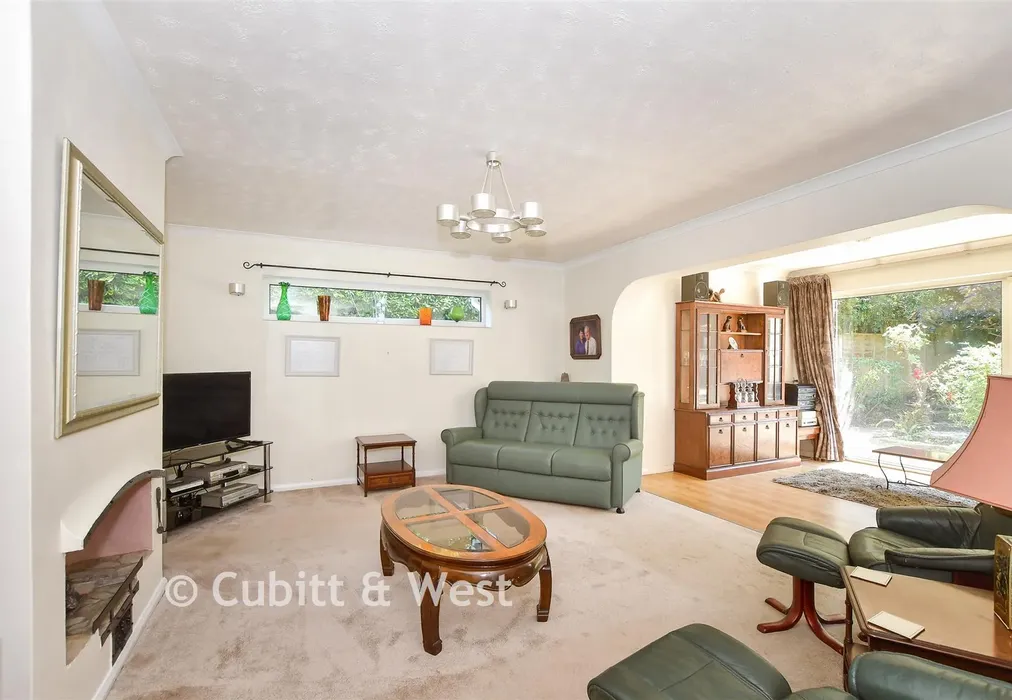Lounge - Newlands Road, Crawley, West Sussex - Wards of Kent