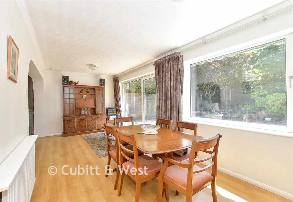 Dining Area - Newlands Road, Crawley, West Sussex - Wards of Kent