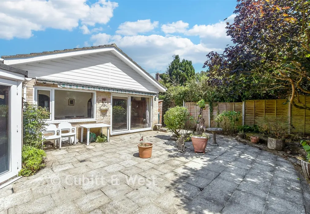 Rear Garden - Newlands Road, Crawley, West Sussex - Wards of Kent