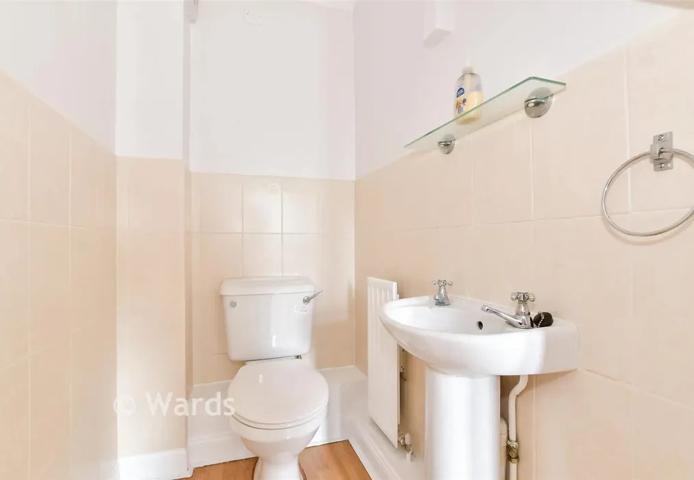 Cloakroom - Shaw Close, Maidstone, Kent - Wards of Kent
