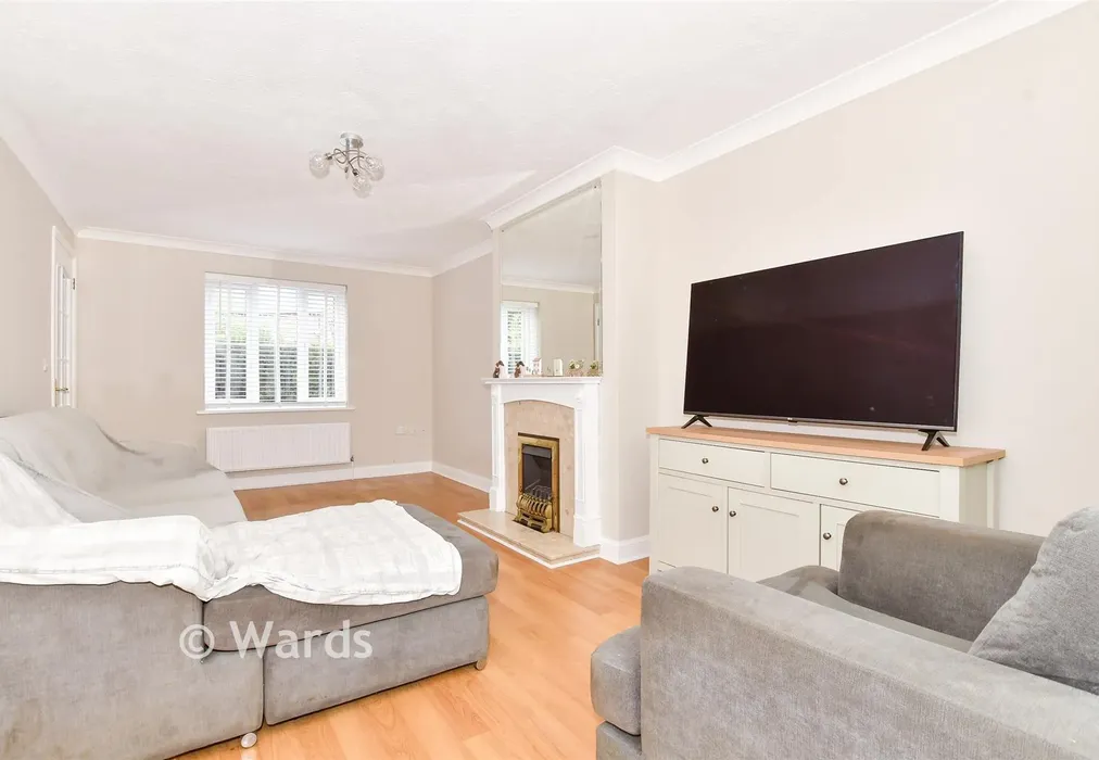 Lounge - Shaw Close, Maidstone, Kent - Wards of Kent