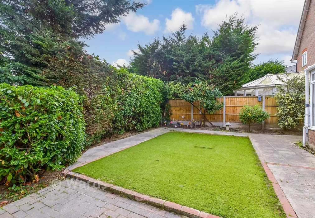 Rear Garden - Shaw Close, Maidstone, Kent - Wards of Kent