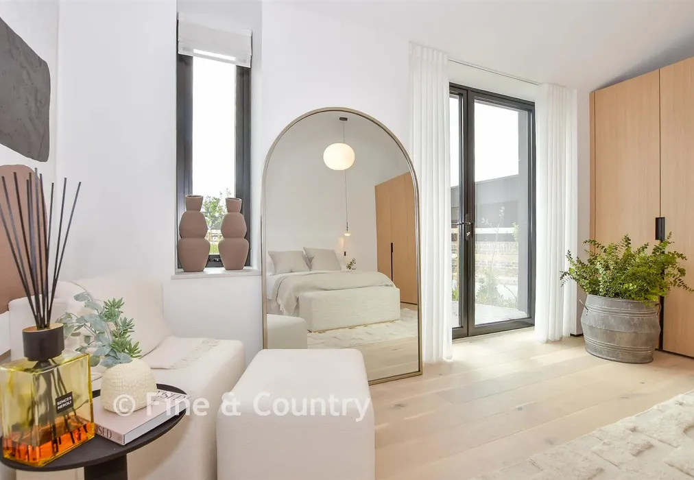 Bedroom 1 - Hartdene Barns, Hartfield Road, Cowden, Kent - Wards of Kent