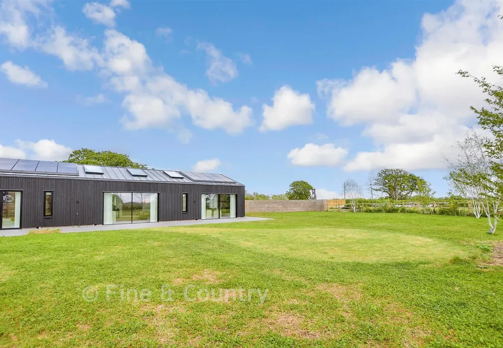 Internal Lifestyle Photograph - Hartdene Barns, Hartfield Road, Cowden, Kent - Wards of Kent