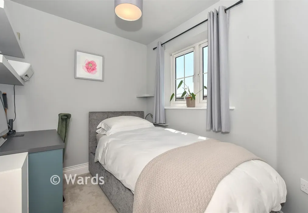 Bedroom 3 - Hadleigh Street, Ashford, Kent - Wards of Kent