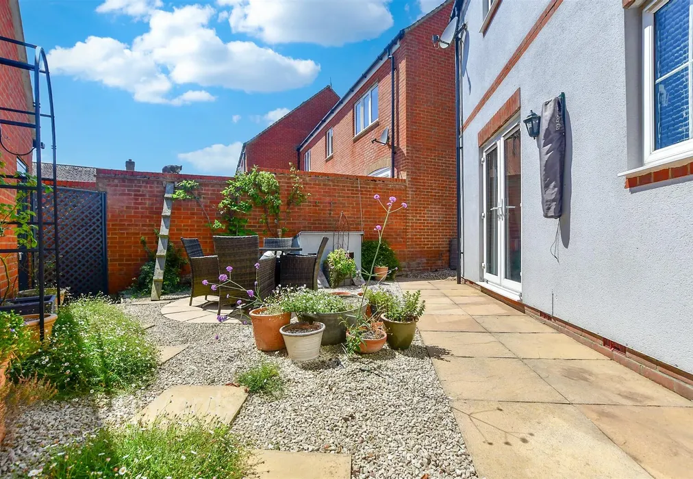 Patio / Decking - Hadleigh Street, Ashford, Kent - Wards of Kent