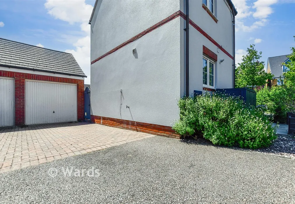 Driveway/Parking - Hadleigh Street, Ashford, Kent - Wards of Kent
