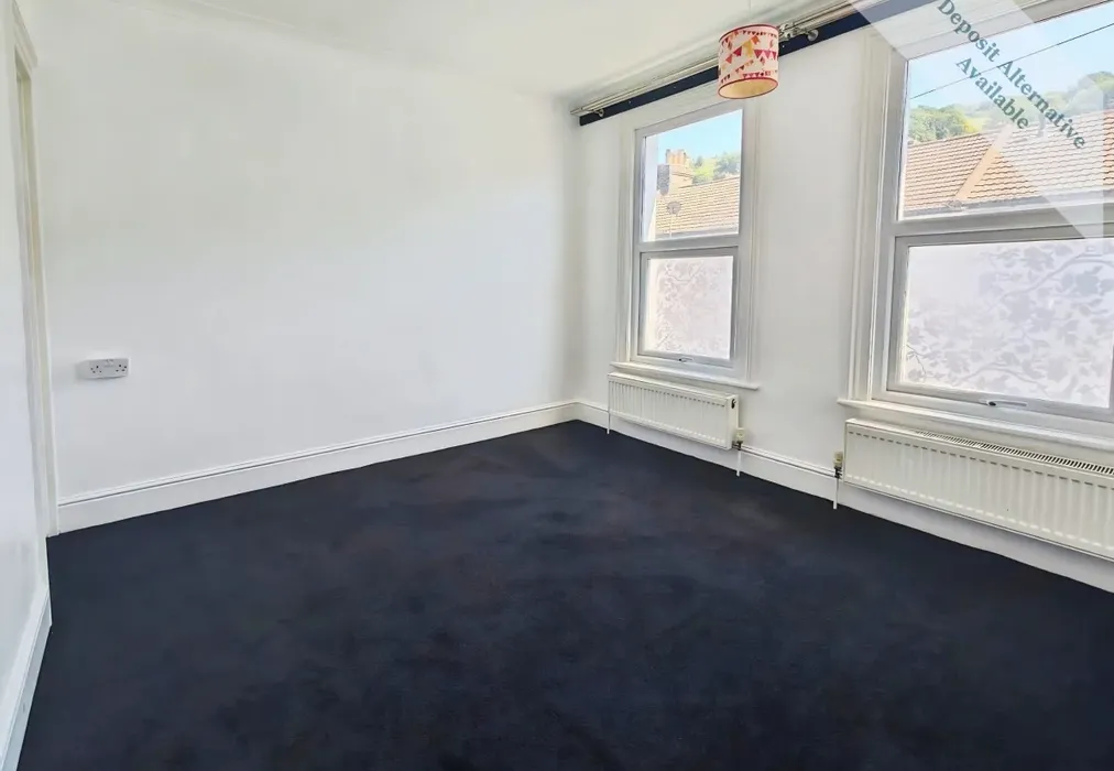 Bedroom 1 - Clarendon Street Dover CT17 - Wards of Kent