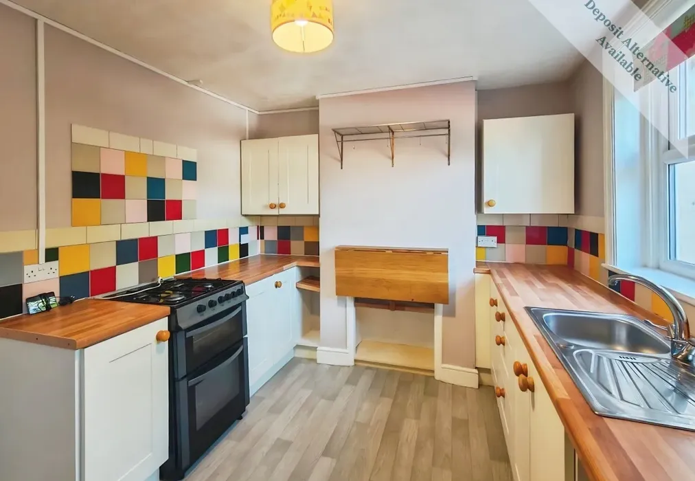 Kitchen - Clarendon Street Dover CT17 - Wards of Kent